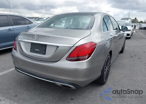 2019 Mercedes-Benz C 300 z USA, uszkodzony, nr VIN 55SWF8DB1KU283658